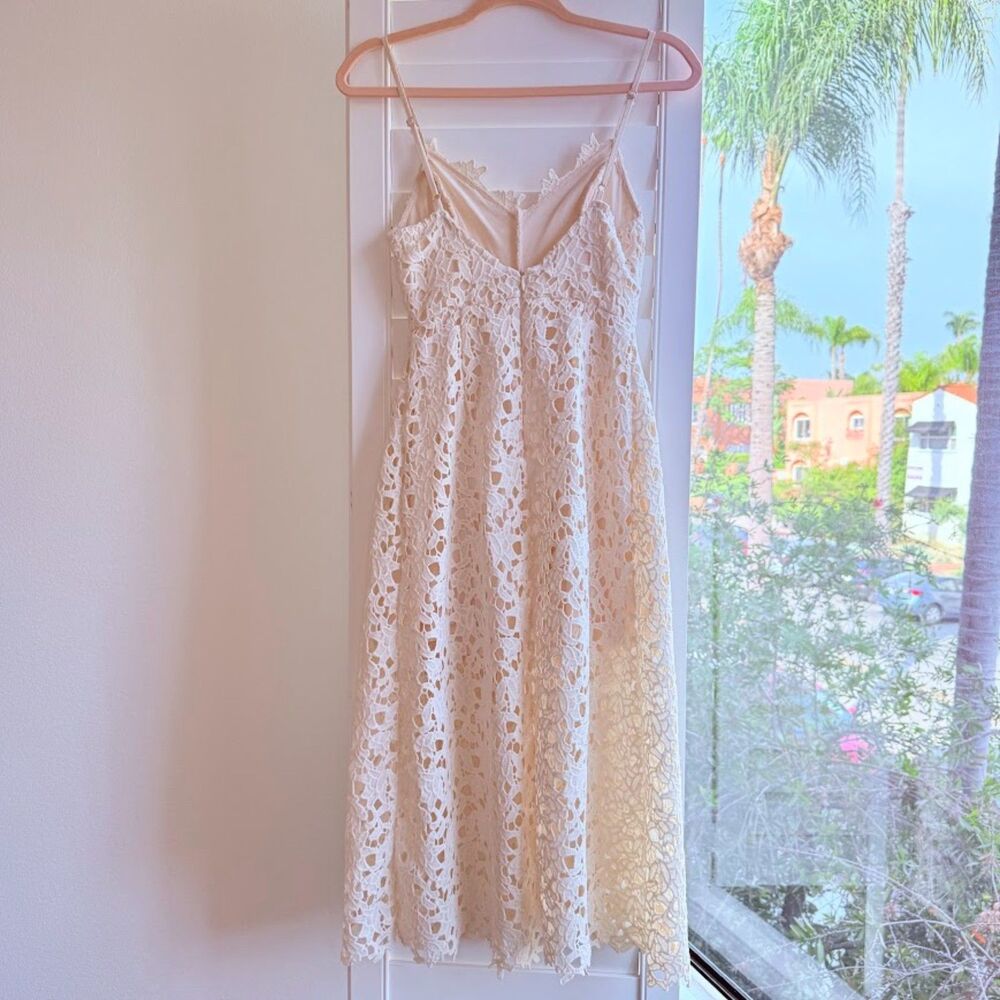 ASTR The Label Floral Lace Midi Dress in Cream size XS - Picture 2 of 10